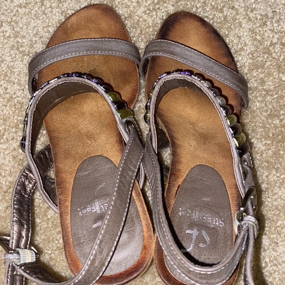 *FREE WITH PURCHASE Street Feet Colorful Sandals - Picture 3 of 4